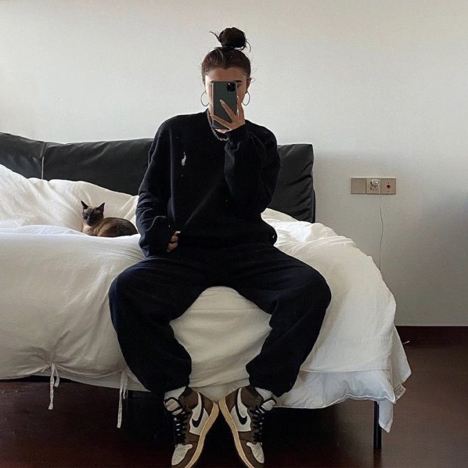 Solid Color Embroidered Tracksuit - Black/White - Image 3